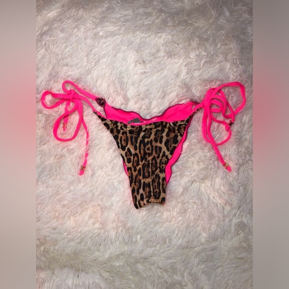 🐆💓🔥Dolce Leopard Print and Hot Pink Bikini Bottom with gold accent size M NWT🔥💓🐆 - Picture 4 of 16